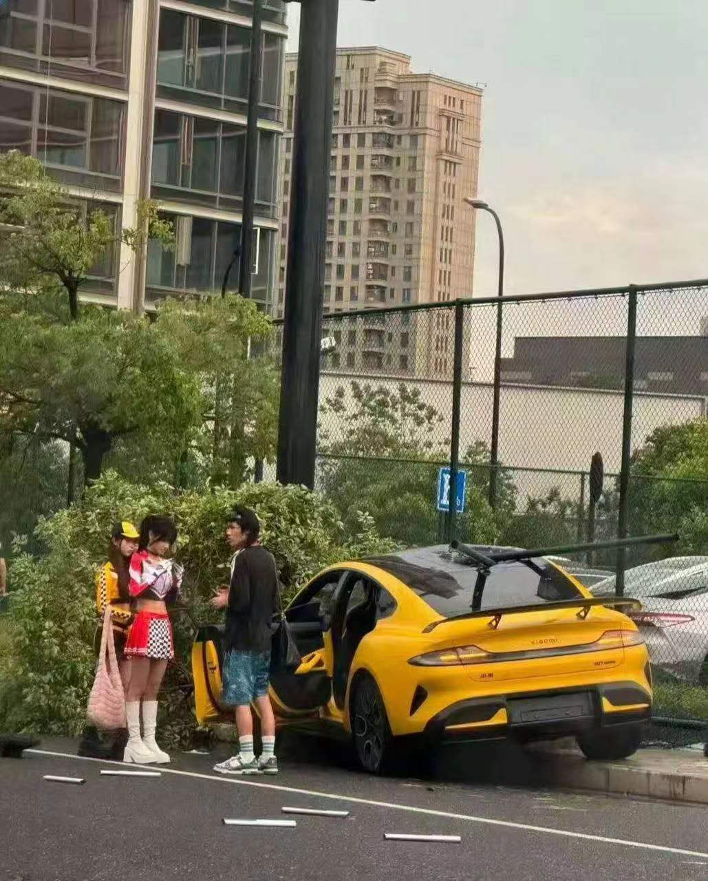 mclxst3v.png mclxst3v.png